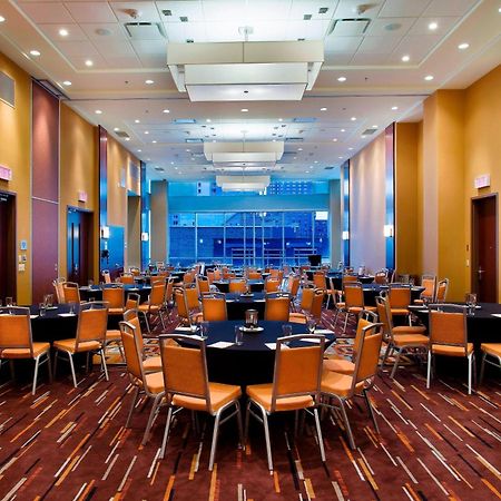 Courtyard Par Marriott Montreal Centre-Ville Esterno foto