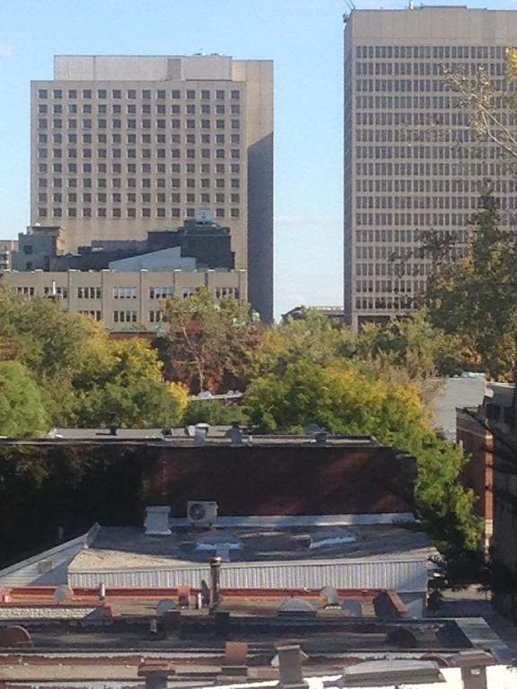 Courtyard Par Marriott Montreal Centre-Ville Esterno foto