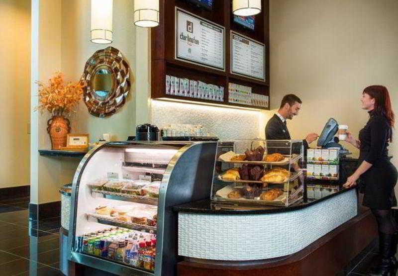 Courtyard Par Marriott Montreal Centre-Ville Esterno foto
