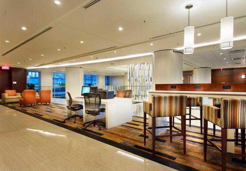 Courtyard Par Marriott Montreal Centre-Ville Esterno foto