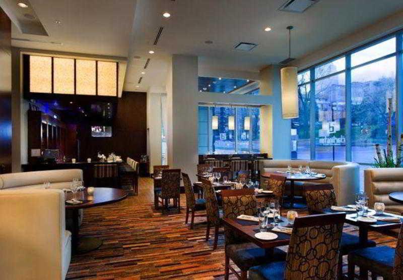 Courtyard Par Marriott Montreal Centre-Ville Esterno foto