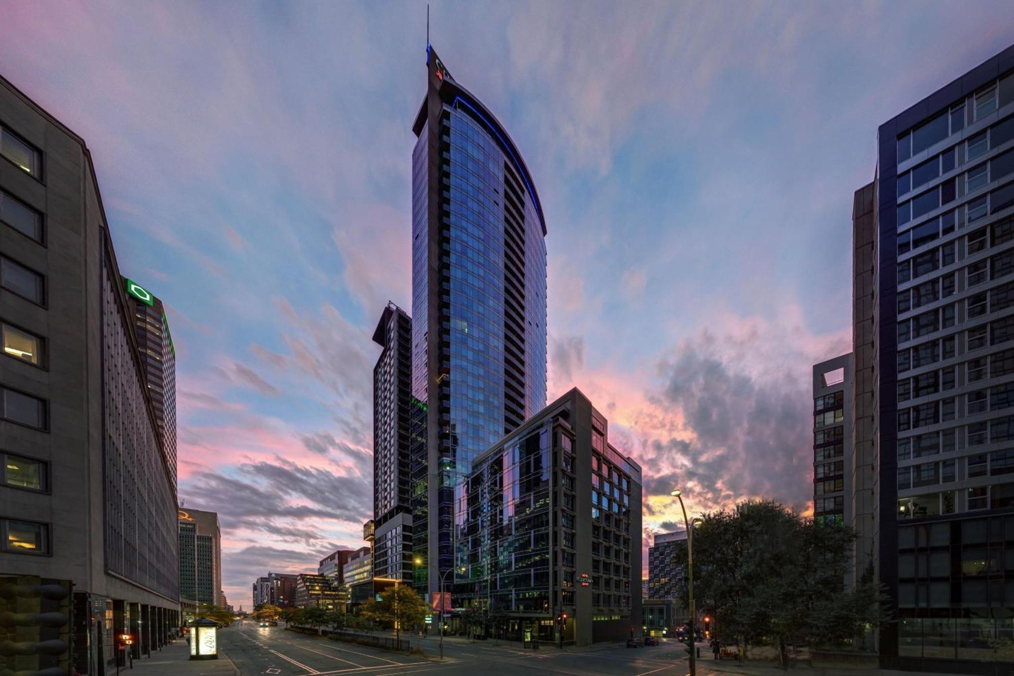 Courtyard Par Marriott Montreal Centre-Ville Esterno foto