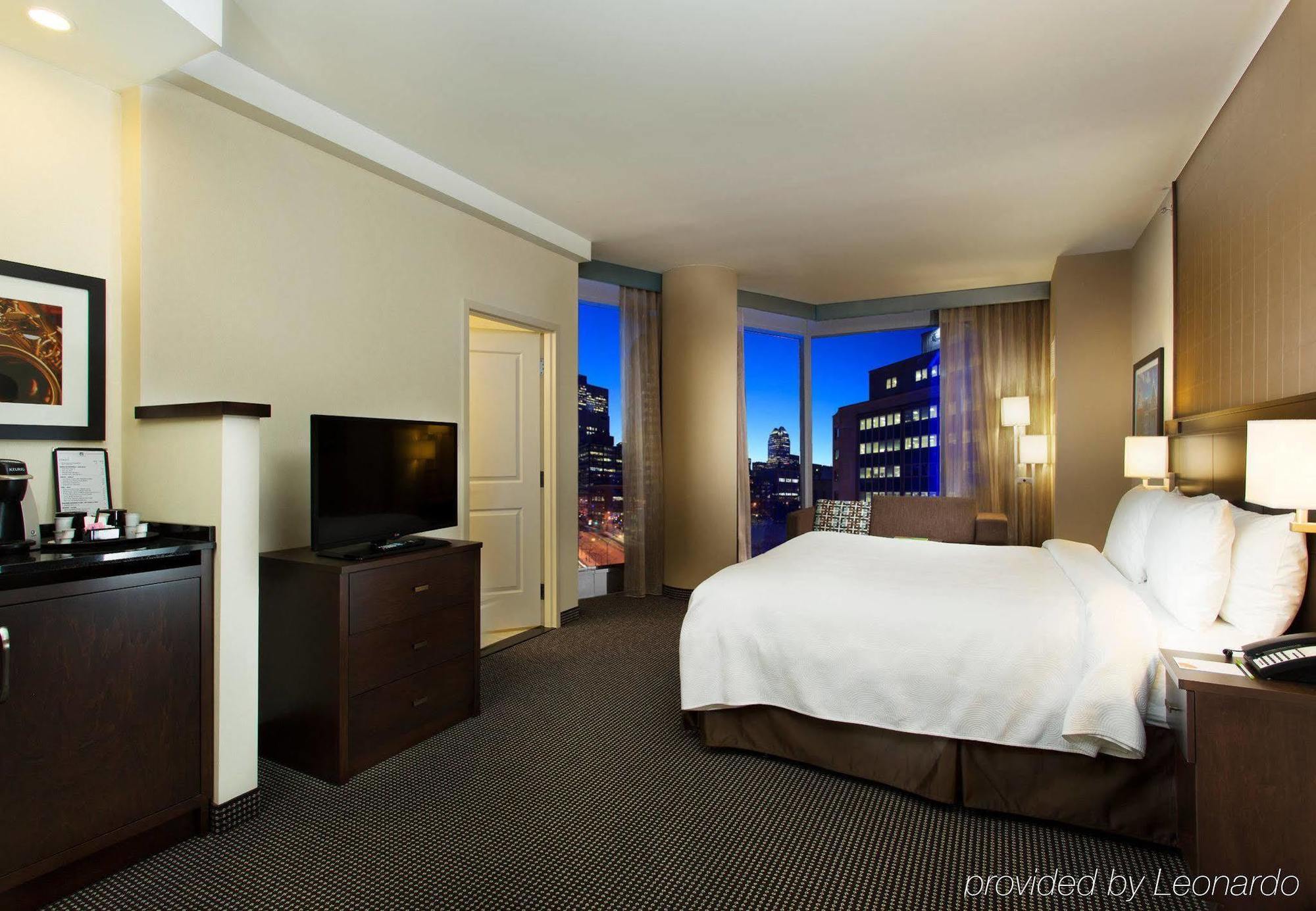 Courtyard Par Marriott Montreal Centre-Ville Esterno foto
