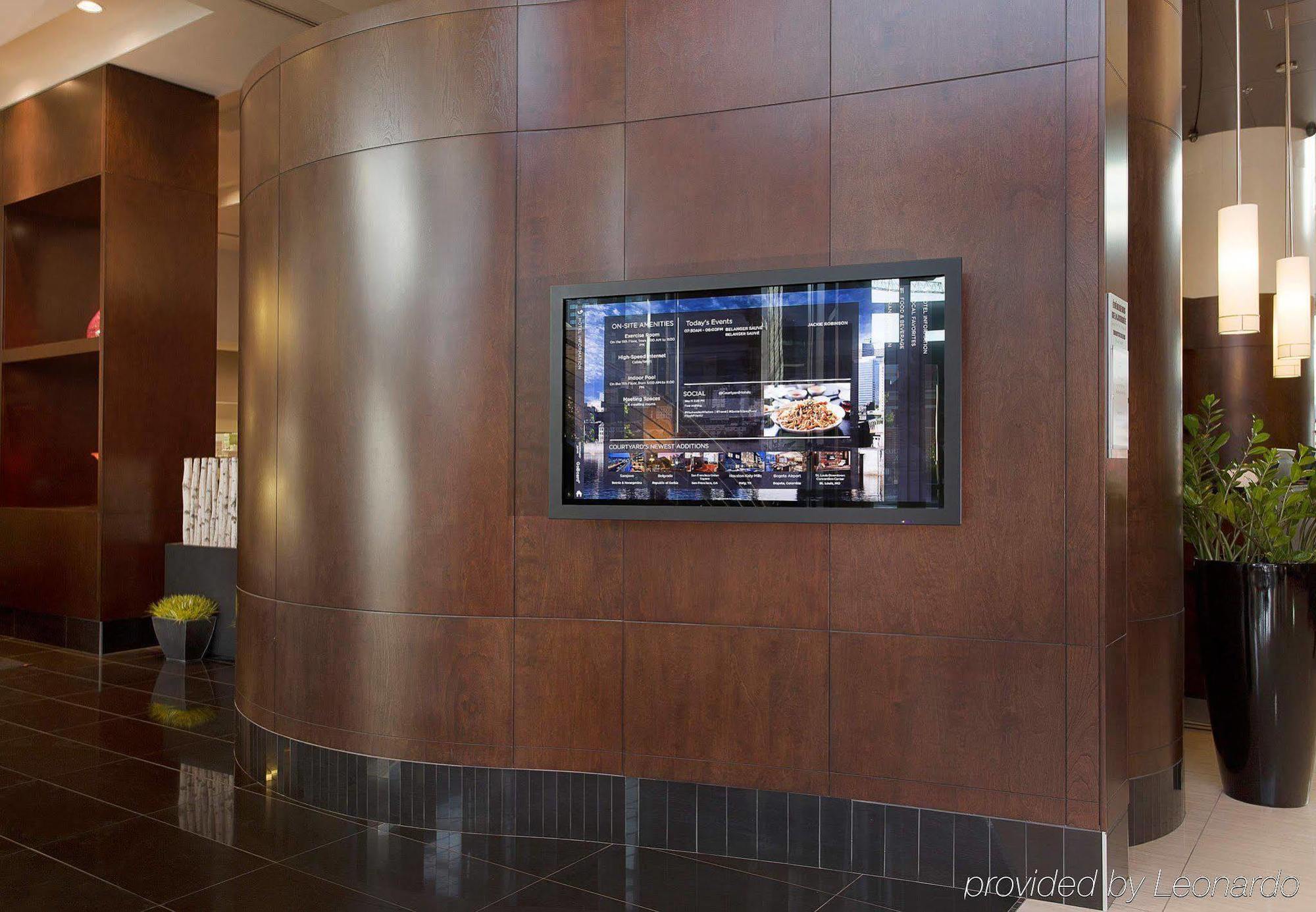 Courtyard Par Marriott Montreal Centre-Ville Esterno foto